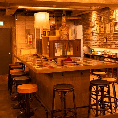 Italianbar THE ATTACHMENT 横浜鶴屋町店_カウンター席(1~2名様×8卓)