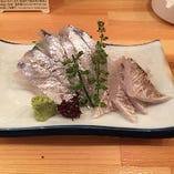 太刀魚は炙りと刺身、塩とわさびでご堪能ください
