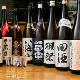 【日本酒】
全国各地の地酒をご用意！毎週プレミア日本酒を入荷