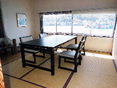 うろこ・かき船 