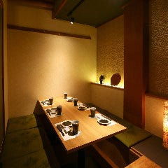掘りごたつ個室でゆっくりとお寛ぎ頂けます。（お座敷有）