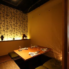 少人数利用も個室へご案内可能です。広めのお席の希望もお気軽に
