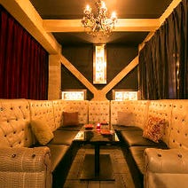 ［ソファー個室ダイニング］ソファ個室×貸切パーティ meme～ミーム～心斎橋の画像