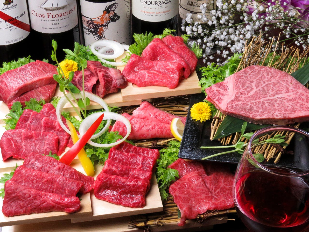 天文館のオススメ焼肉店『牛一彩』の「極選赤身肉9種盛りあわせ」画像