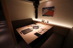 京の焼肉処 蓮蔵_完全個室（2～4名様×15席）まわりを気にせずくつろげる個室空間