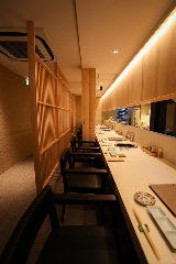 京の焼肉処 蓮蔵_雰囲気抜群のカウンター席