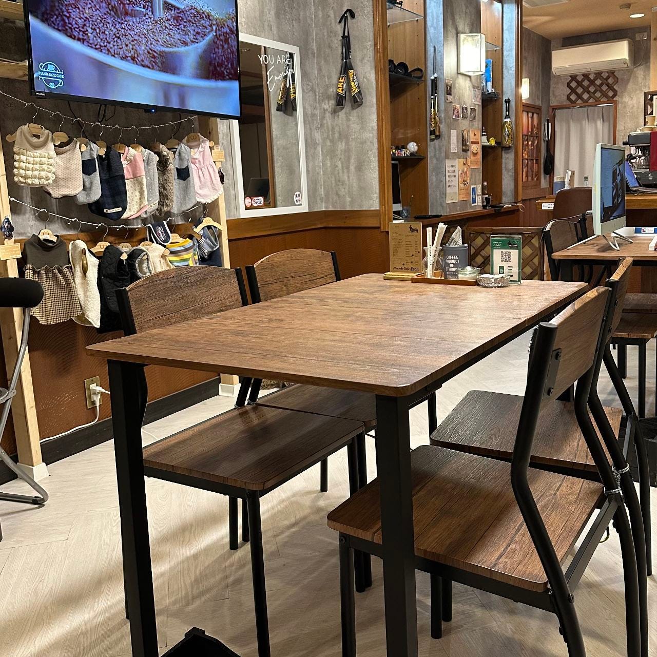 Hounds Cafe Leon 席：席 楽天ぐるなび