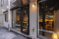 五歩先、右入ル