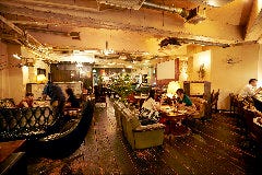 広々とした店内は、レイアウトも自由自在に変更できます！
