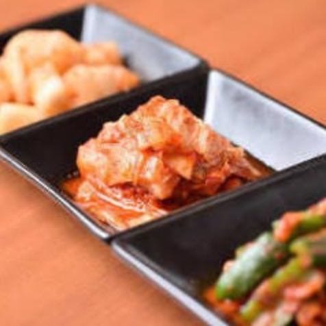 韓国産の唐辛子を使用した「キムチ」など一品料理も多彩にご用意