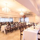 【2階ルームC】白亜の洋館をイメージした華やかで優雅な空間|10～着席56/立食70名様
