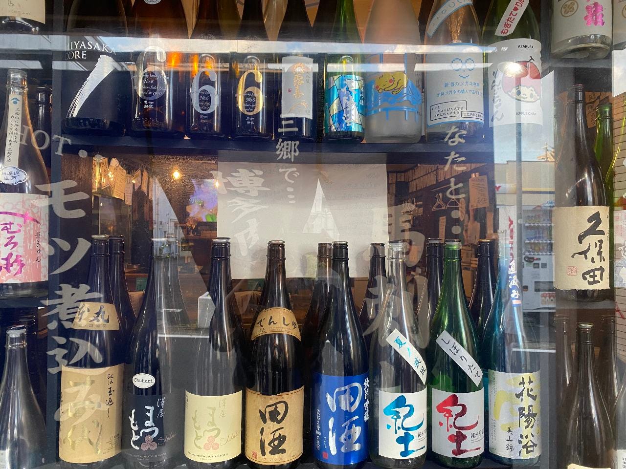 人気の日本酒、季節の日本酒を毎月12種類以上完備！