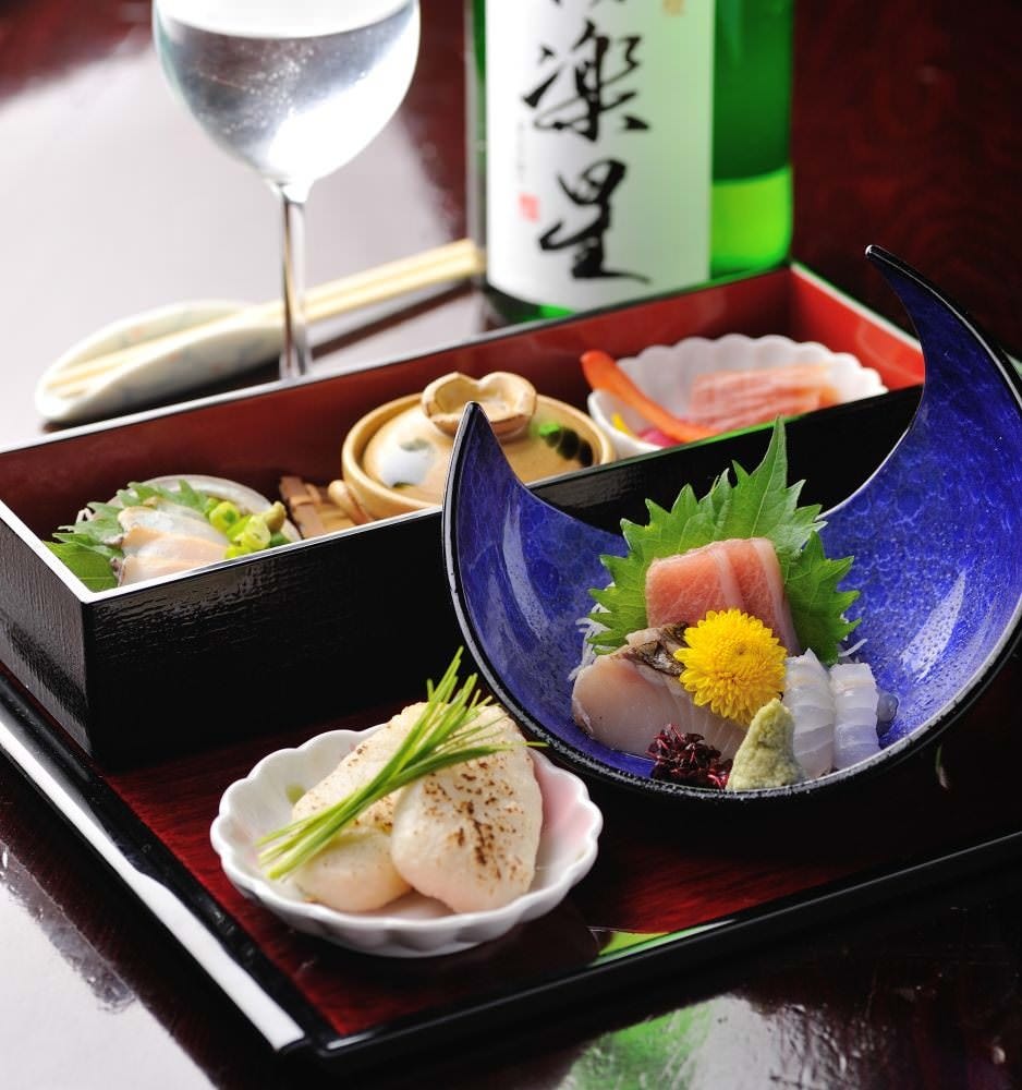 ちょっと贅沢なご褒美として、日本料理を地場食材と愉しむ。