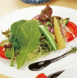 彩り新鮮野菜のサラダ