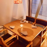 【テーブル個室】
２～４名様用/少人数用の寛ぎの個室