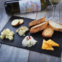 5種のチーズ盛り合わせ / 3種のチーズの盛り合わせ