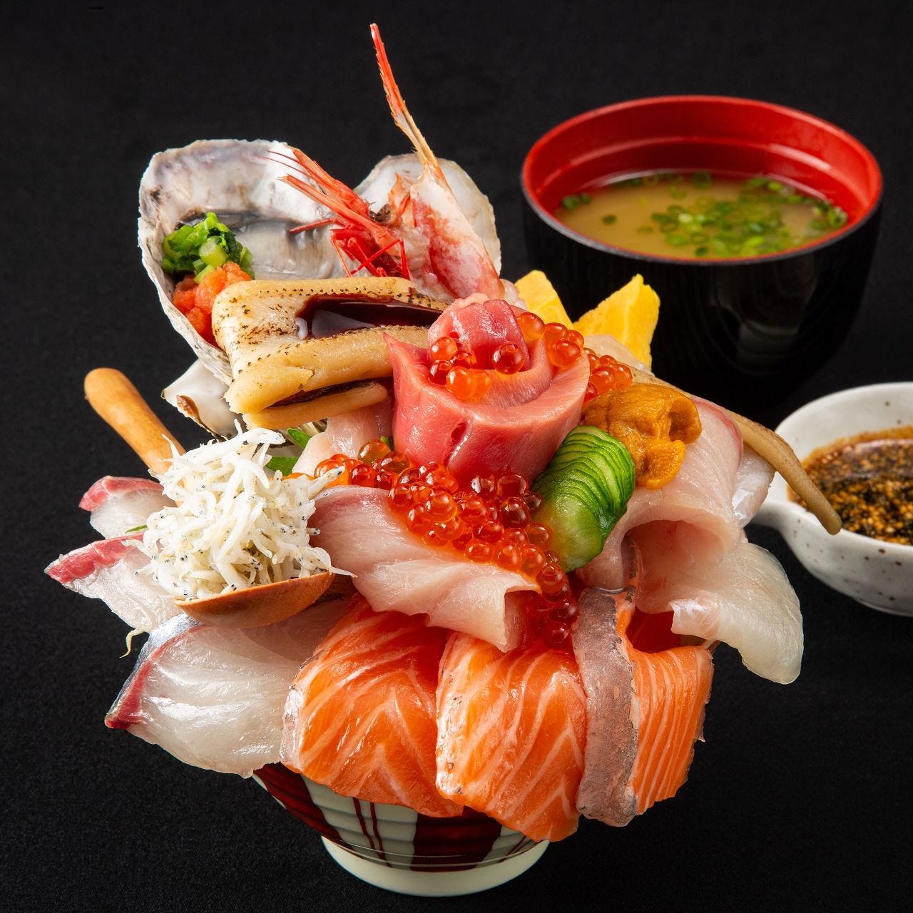 さかな市場 広島総本店 活イカと海鮮料理居酒屋