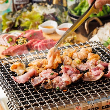 亀山ホルモン_至福の11品!芝浦市場直送の極上ホルモンと肉刺し満喫コース「亀」