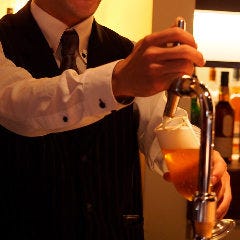 紹興酒はもちろんビールやワインも。中華に合う美酒が揃います