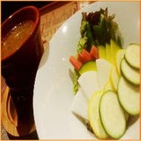 季節の京野菜と有機野菜の瞬間スモークのバーニャカウダー