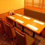【テーブル半個室】
5～7名様用（出入り口は扉ではなく暖簾）