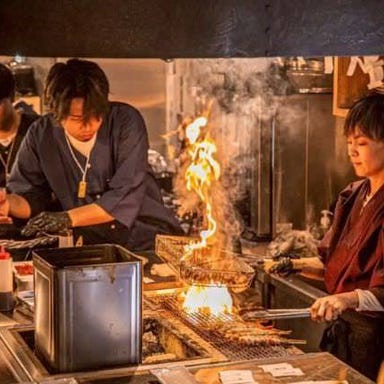 ニューロバタ カタナ食堂 天神西通り店_圧巻のライブ感!炎が彩る旬の味覚