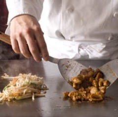 鉄板焼 博多天神ホルモン 神戸umieモザイク店