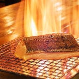 【理由：１】福岡では珍しい『藁焼き（わらやき）料理』が食べられる！