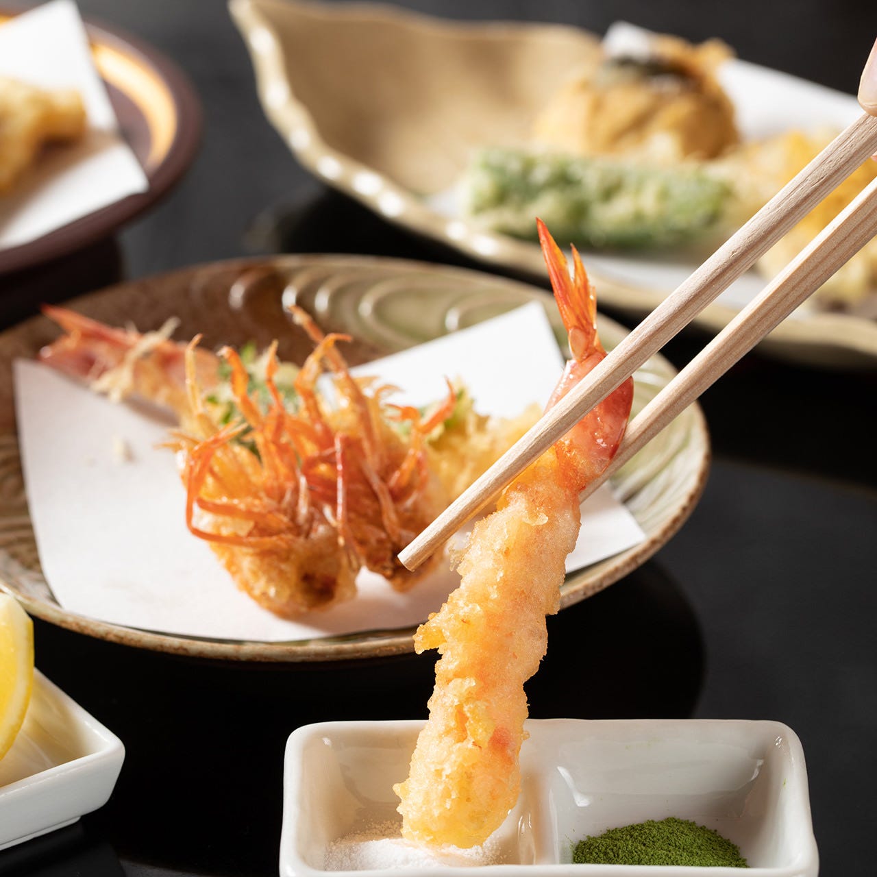 鮮度の良い活車海老の天ぷらは王道であり外せない逸品です