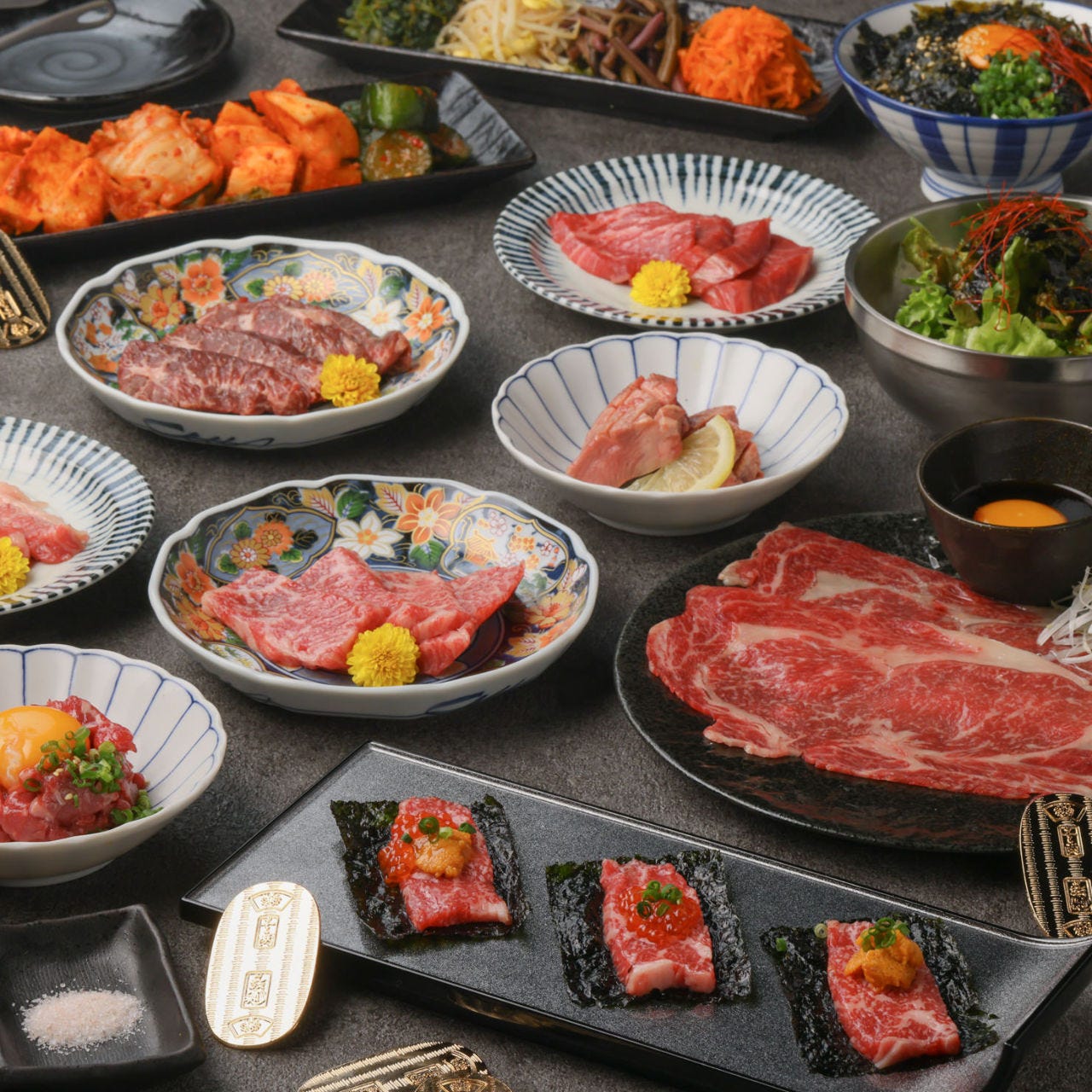 さまざまな料理が並ぶ食べ飲み放題120分 プレミアムコース