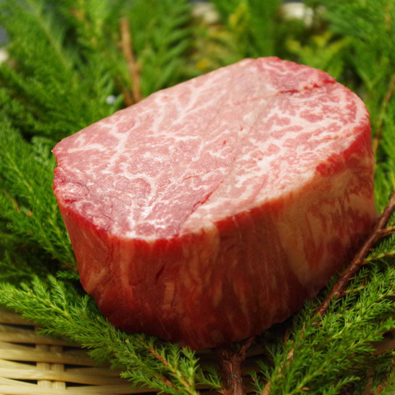 厳選素材の国産牛で作られた牛肉料理