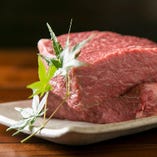 神戸牛はステーキで、素材の旨みを存分に、かつシンプルに堪能できる逸品でご用意