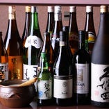 店長厳選の日本酒やワインを多数取り揃えております