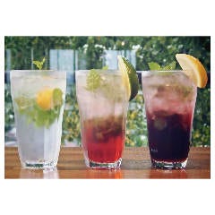 カクテルメニュー多種ご用意しています。