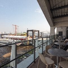 東京湾を一望する絶好のロケーション。五感で楽しむ旬のランチ。