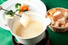 ｃｈｅｚ ＭＡＣＩＯ_本場仕込みの腕利きシェフが
手掛ける12種類のフォンデュ