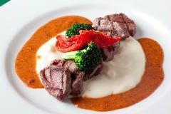 ｃｈｅｚ ＭＡＣＩＯ_【女性にも大人気】低カロリー・低脂質の健康食材&quot;ダチョウ&quot;料理