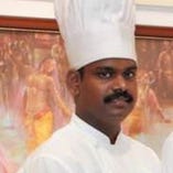 C. Ayyanar
料理長はインド５星ホテルで料理長として勤務