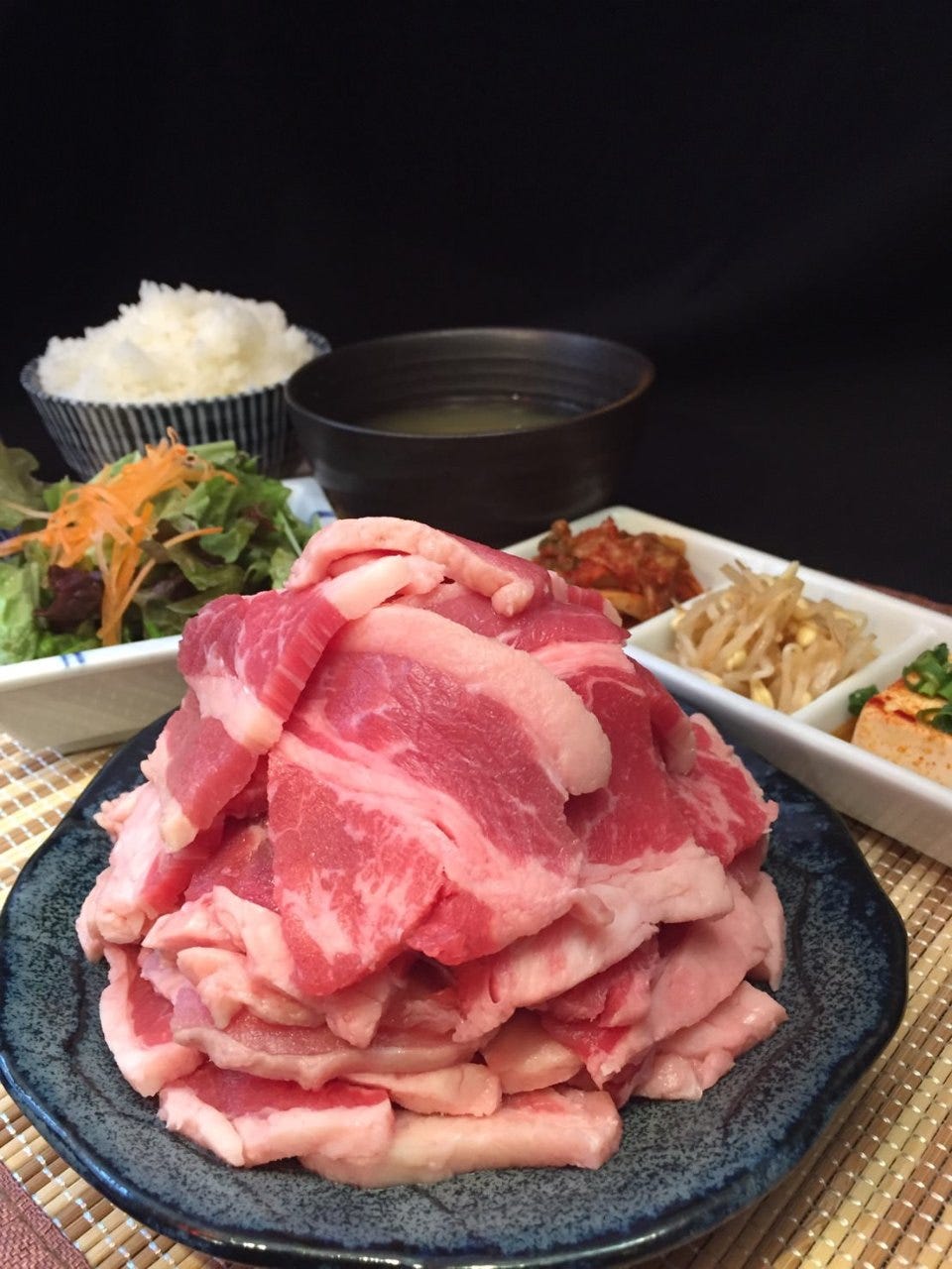 【厳選素材】人気のランチカルビ定食は200g 1,200円〜！