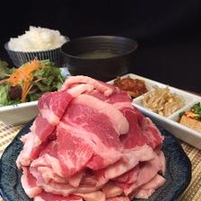 自慢の大阪南港直送の肉を焼肉定食で