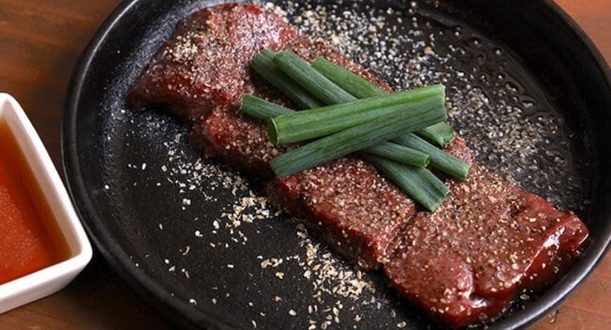 大衆肉酒場 伝助 梅田店