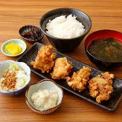 ぷりっぷり肉厚ジューシーで外はカリカリの絶妙なハーモニー♪