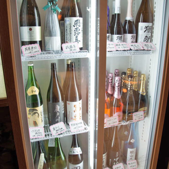 地元福島産はもちろん全国の銘酒や焼酎など豊富な品揃え