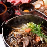 神戸屋厳選お肉をすき焼きで。旨みのつまった黒毛和牛をぜひ！