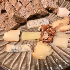 茨城 ヴィアザビオさんのチーズとPanezzaさんの天然酵母パン