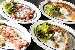自家製ソーセージは肉汁たっぷりジューシー