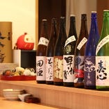 ズラリと並ぶ日本酒はどんな銘柄があるかを探すのも楽しいです。