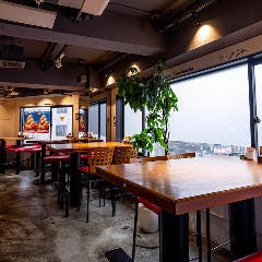 肉料理×沖縄居酒屋 78ステーキ 池袋本店_貸切宴会は16名様～最大25名様まで対応！TVモニターで映像も流せます！
※立食の場合：30名様まで相談OK