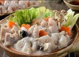 季節の旬の鮮魚を使用したお鍋は絶品！是非ご賞味ください。