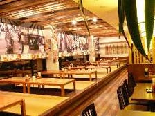 地元客＆観光客まで幅広い客層